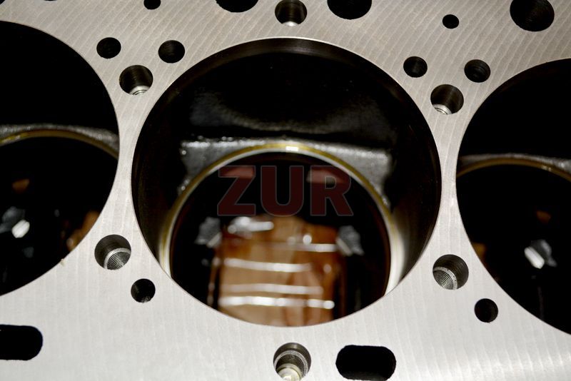 Блок цилиндров в сборе L325 евро2 5260558 5260558